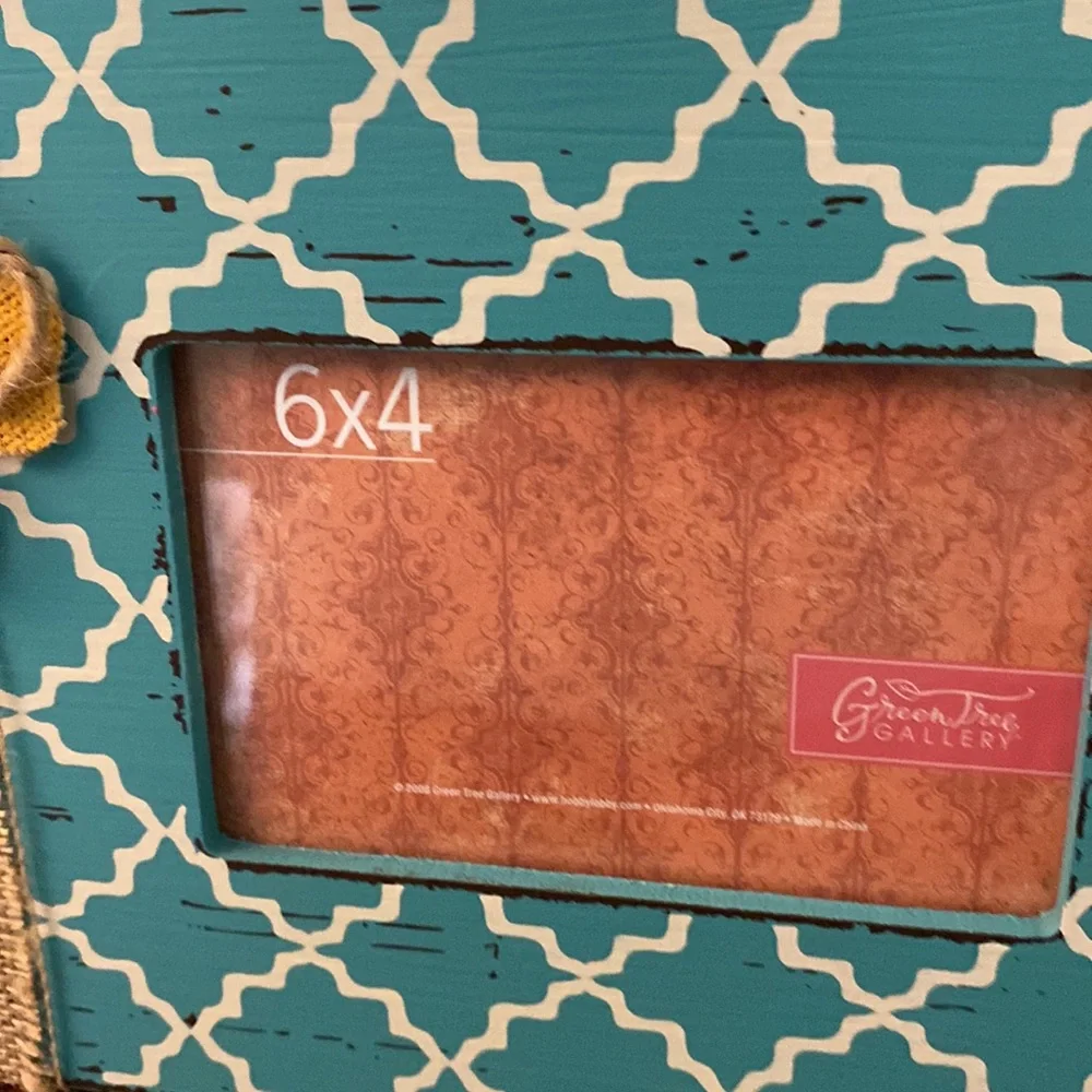 E246 New 4” X 6” frame EUC burlap Aqua flower lattice
